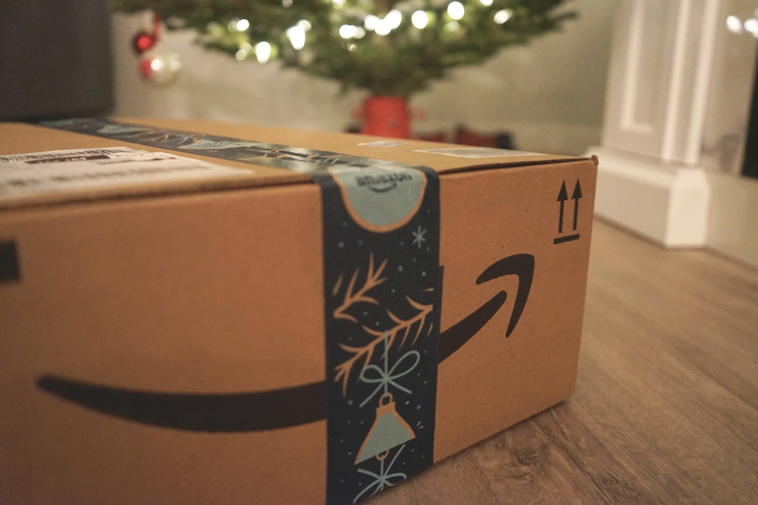 Amazon warehouse, AMZN warehouse, holiday delivery warehouse